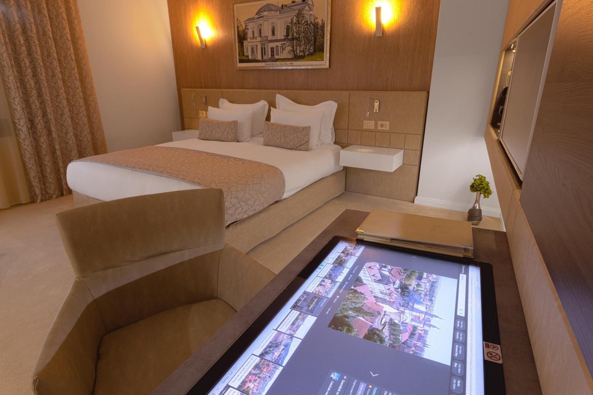 Hotel Vila Class Satu Mare Exterior foto