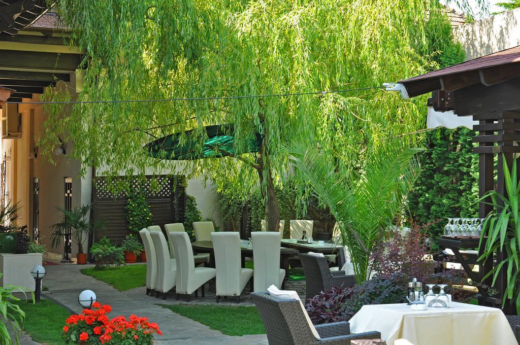 Hotel Vila Class Satu Mare Exterior foto