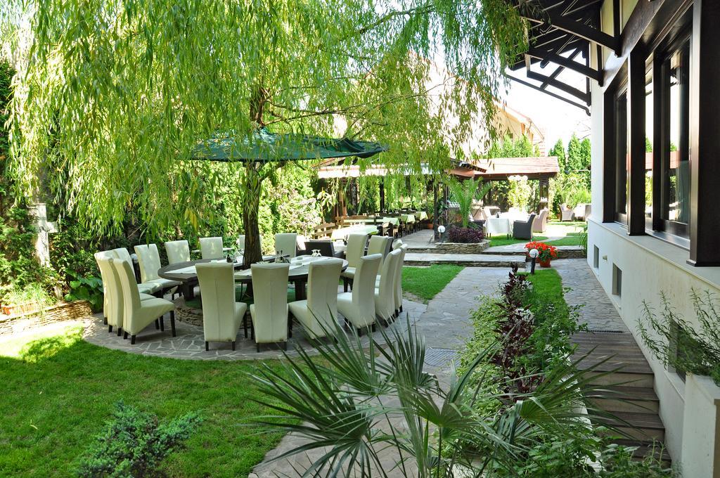 Hotel Vila Class Satu Mare Exterior foto