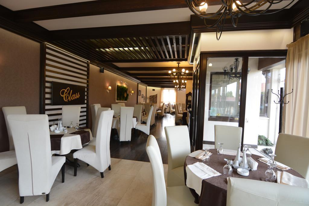 Hotel Vila Class Satu Mare Exterior foto